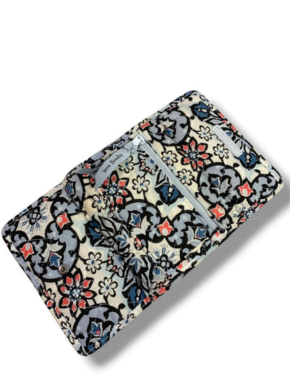 Vera Bradley Bi-Fold Snap RFID Wallet Lisbon Pattern Change Zip Pocket
