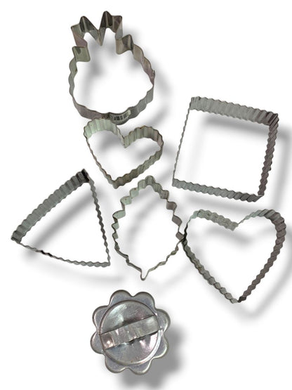 Lot of 7 Pastry Cookie Cutters Crimped Heart Leaf Flower Tin