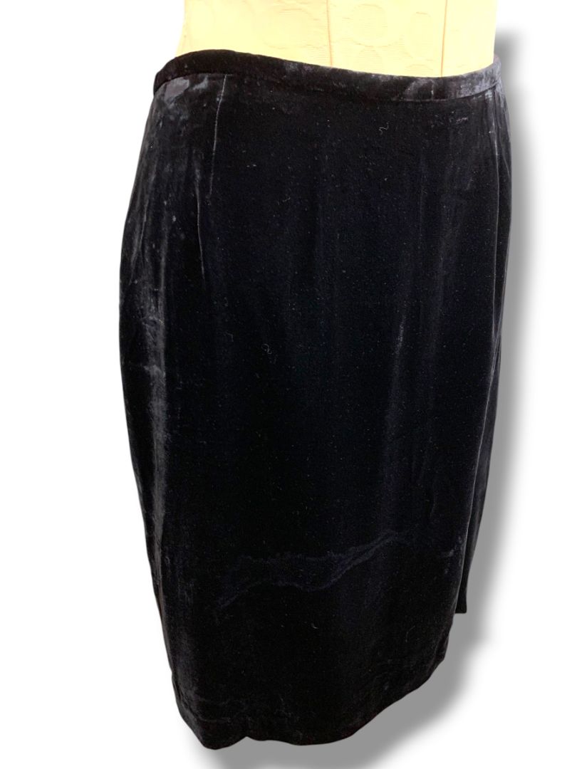 Size 6 Ann Taylor Black Velvet Skirt Silk Blend Lined