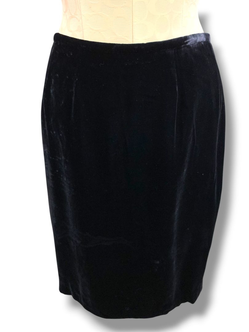 Size 6 Ann Taylor Black Velvet Skirt Silk Blend Lined
