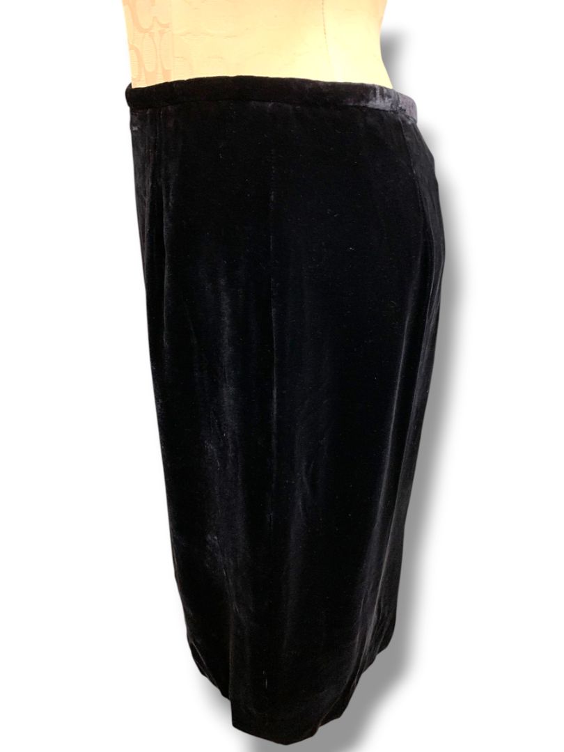 Size 6 Ann Taylor Black Velvet Skirt Silk Blend Lined