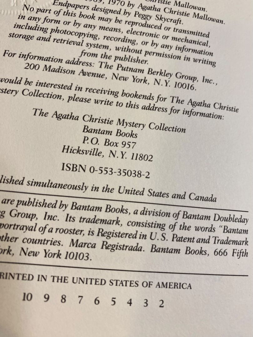 Agatha Christie Mystery Collection Bantam Leatherette Murder in Retrospect 1980s