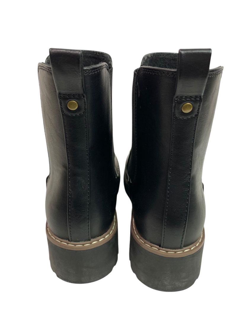Size 8 Universal Thread Womens Black Chelsea Lug Sole Ankle Boots Vegan Leather
