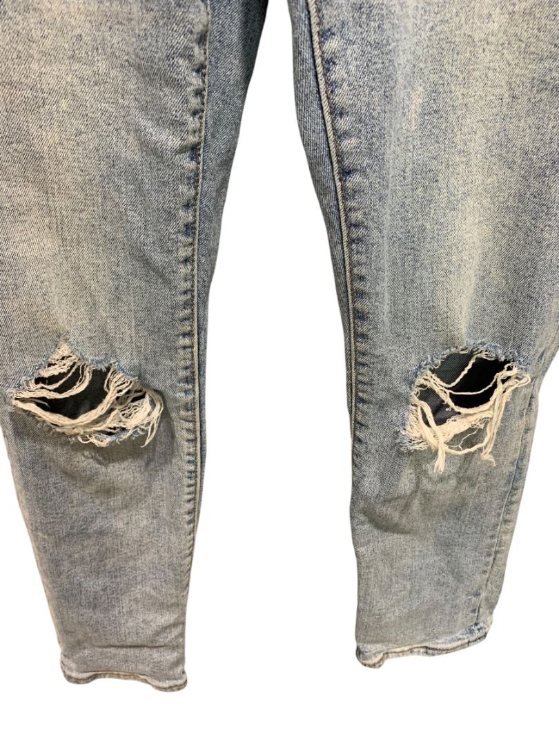Size 25 Levis Wedgie Straight Leg Womens Distressed Jeans Buttonfly