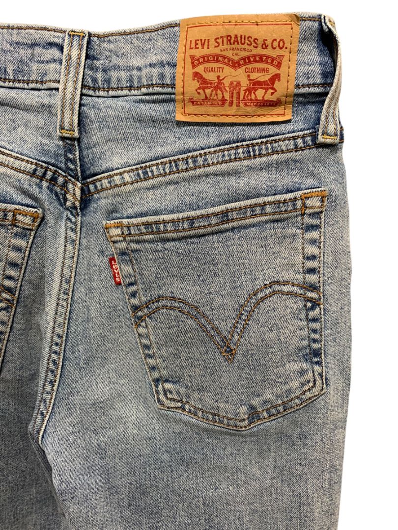 Size 25 Levis Wedgie Straight Leg Womens Distressed Jeans Buttonfly