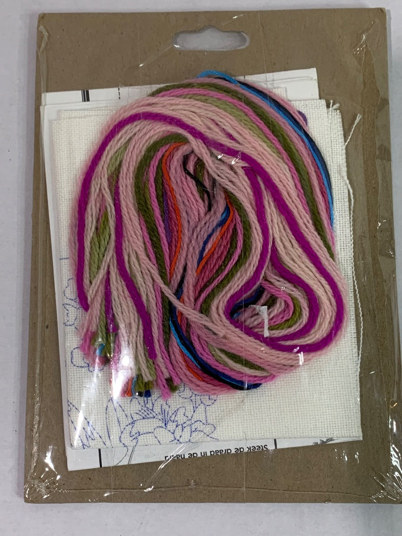 New Bucilla Crewel Kit Floral Butterfly 42027 5" x 7"