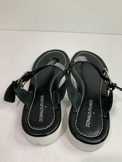 Size 9M Donald J Pliner Black Patent Thong Platform Sandals