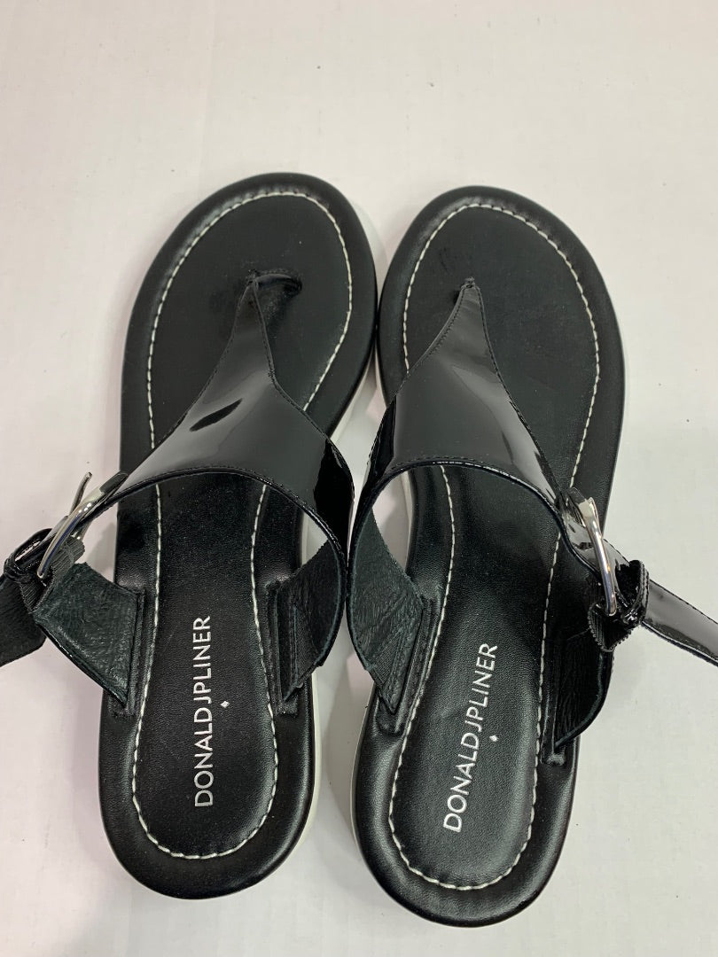 Size 9M Donald J Pliner Black Patent Thong Platform Sandals