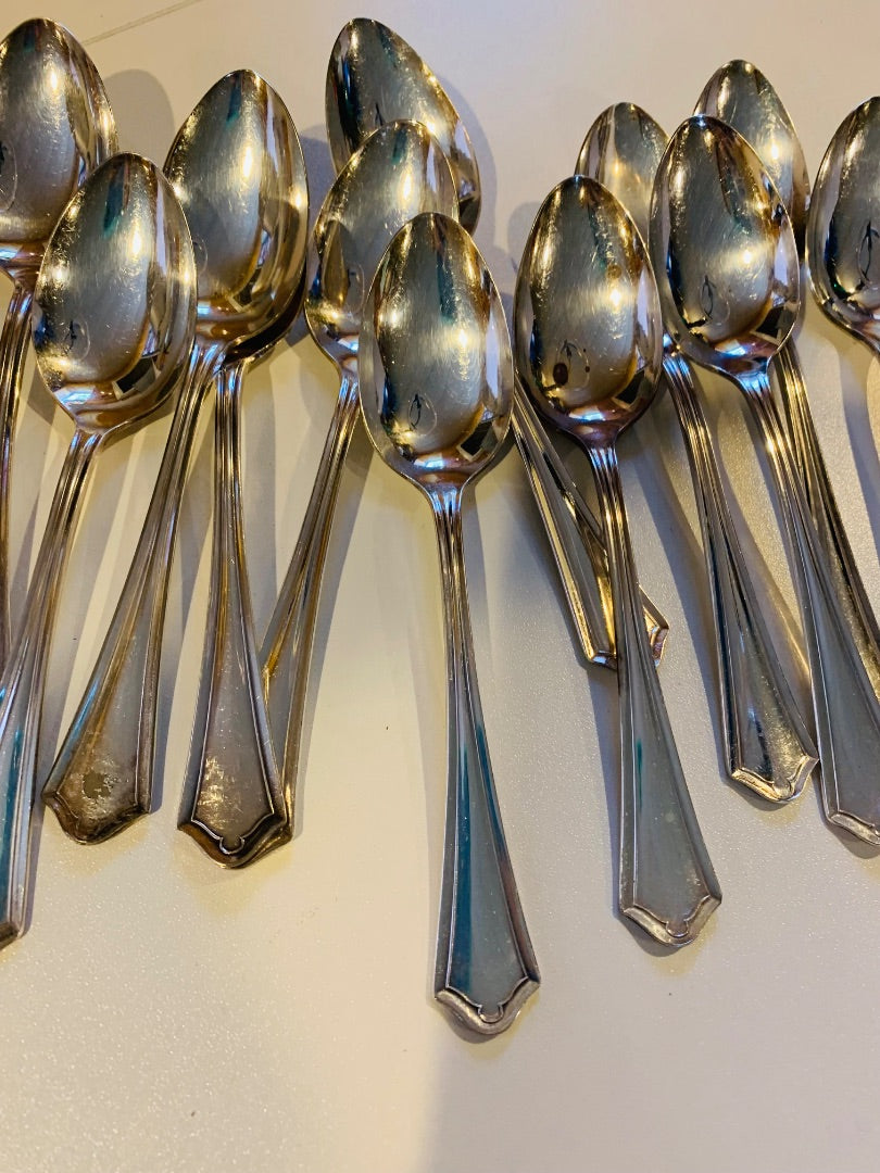 Vintage Oneida Community Par Plate Vernon-Ashley Set of 12 Teaspoons