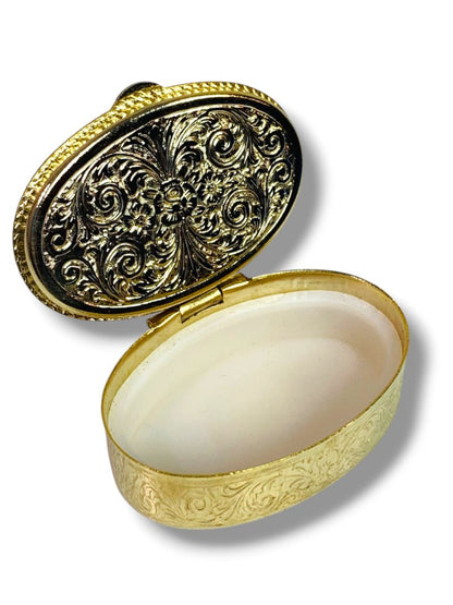 Vintage Roma Fontana di Trevi Gold Tone Oval Pill Box Souvenir