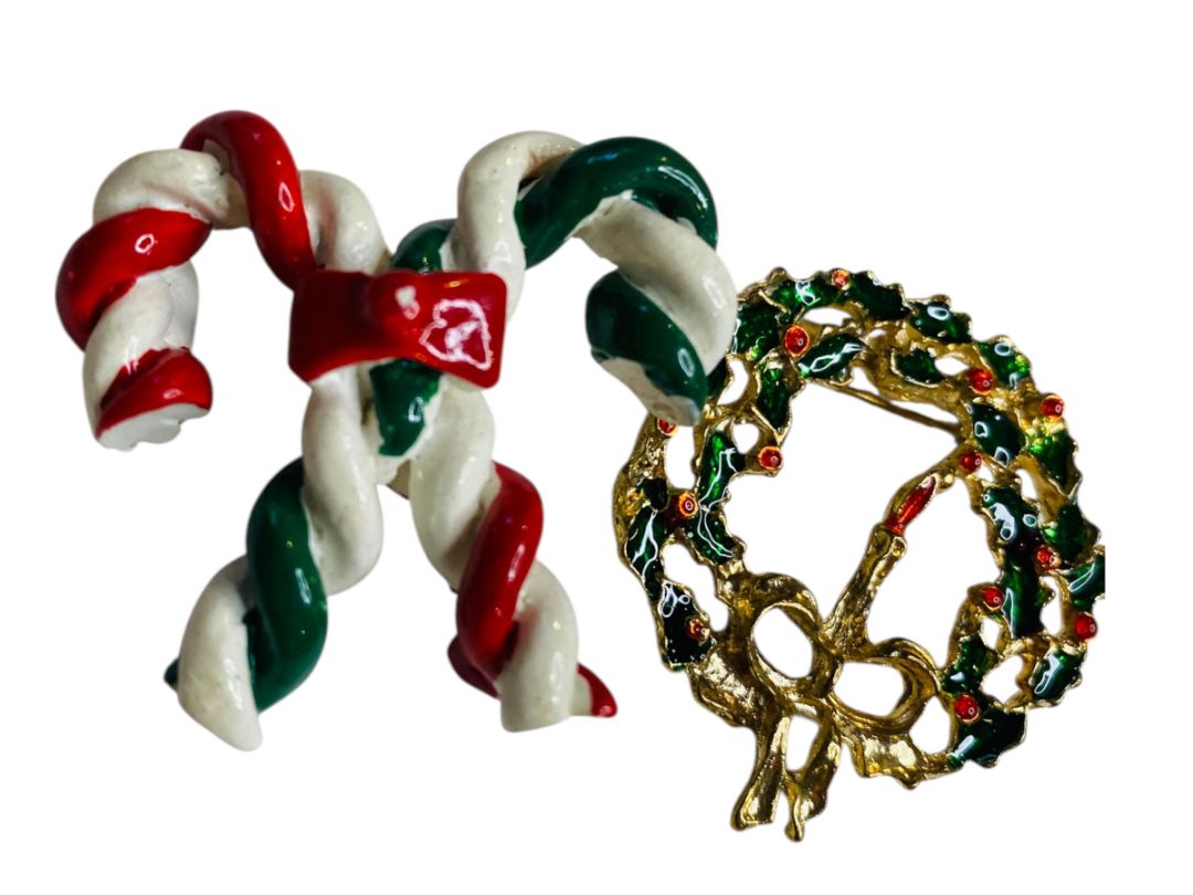 Set of 2 Christmas Holiday Brooch Pins Candy Cane Wreath 1.5"