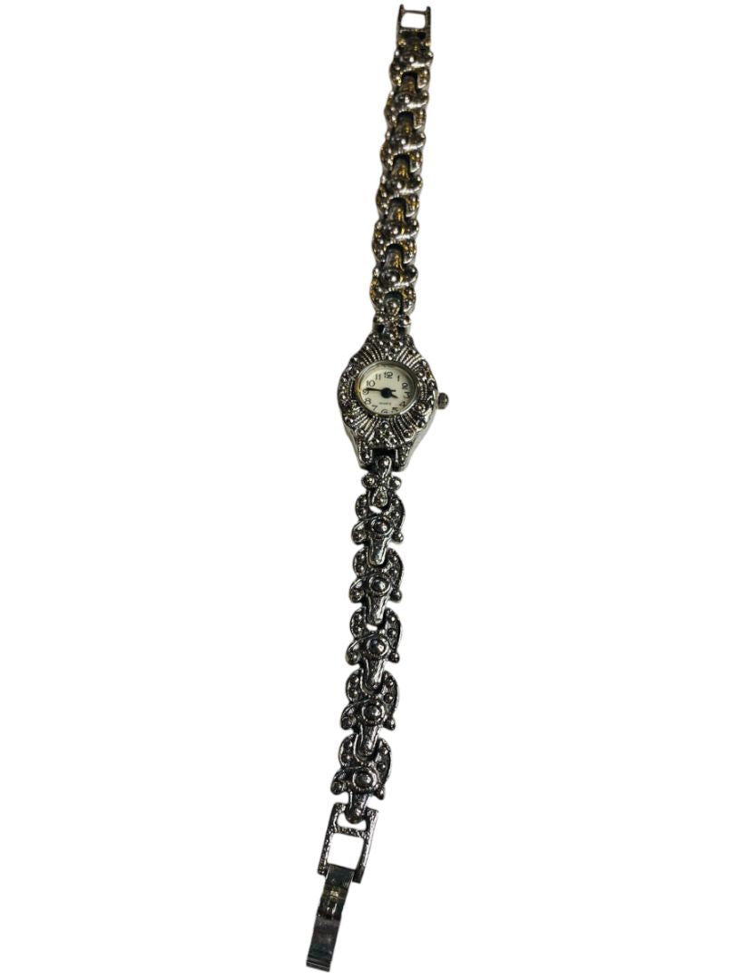 Ladies Watch Bracelet Style Silvertone 20mm Foldover Clasp New Battery