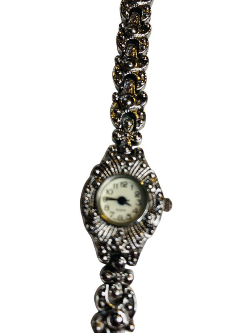 Ladies Watch Bracelet Style Silvertone 20mm Foldover Clasp New Battery