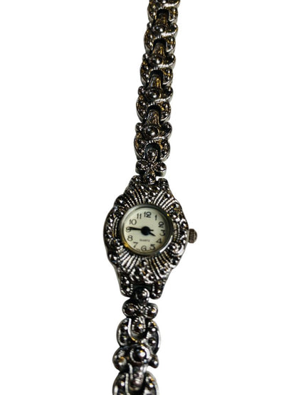 Ladies Watch Bracelet Style Silvertone 20mm Foldover Clasp New Battery