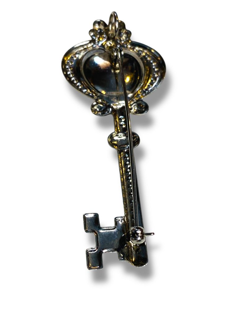 Vintage Silvertone Brooch Pin Skeleton Key Initial "E" 2.5"