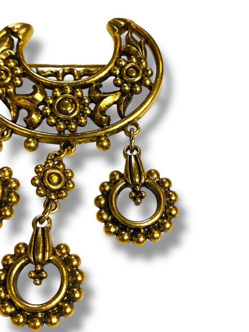 Vintage Goldtone Solje Style Brooch Pin 2.75"