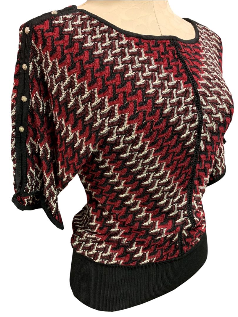 Small White House Black Market Short Sleeve V-Neck Sweater Black Red Silver