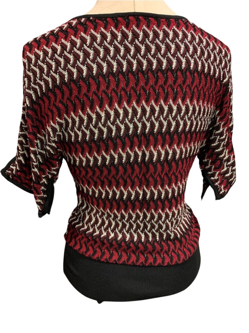 Small White House Black Market Short Sleeve V-Neck Sweater Black Red Silver