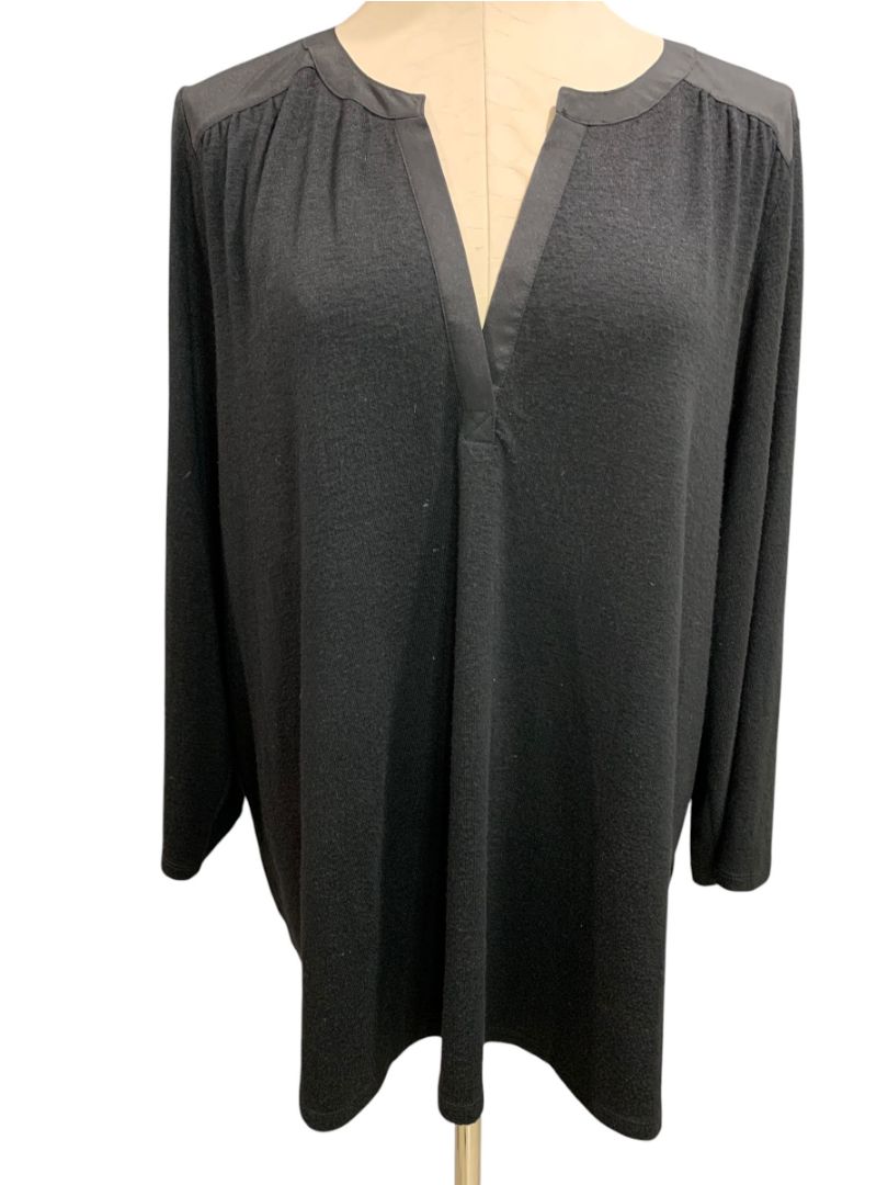 Size 2X 41 Hawthorn Womens Lightweight Black Sweater V-Neck Satin Trim