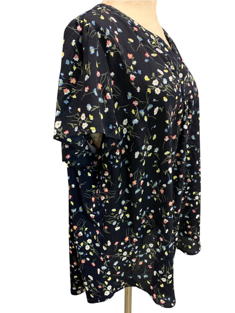 Size 2X 41 Hawthorn Womens Pullover Short Sleeve Blouse Black Floral