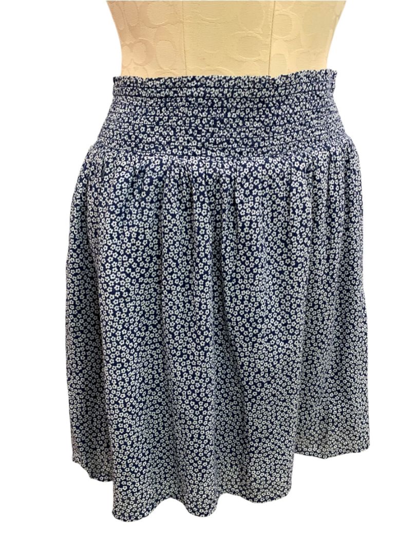 Size XL Old Navy Pull On Smocked Skirt Navy Blue White Flower Print