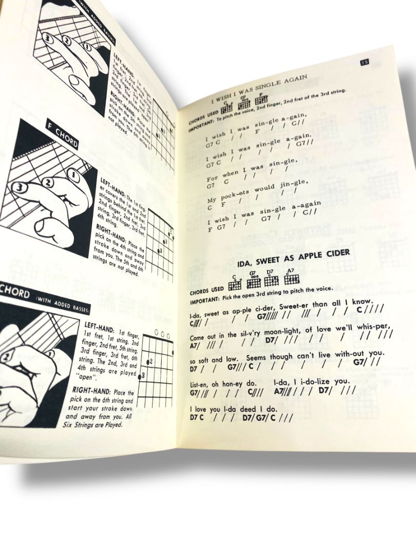 Vintage Sing n Strum Simplified Illustrated Pamphlet Method and Song Folio