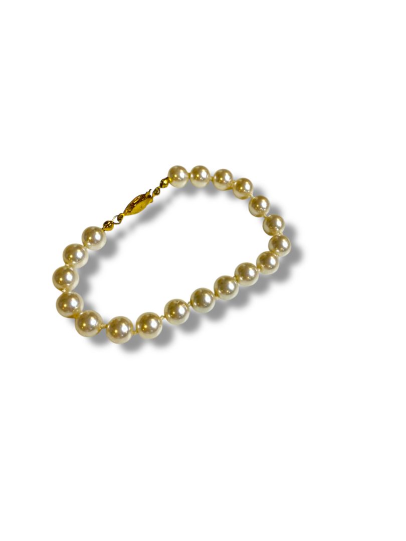 Vintage Knotted Pearl Bracelet 8mm Ornate Clasp 8"