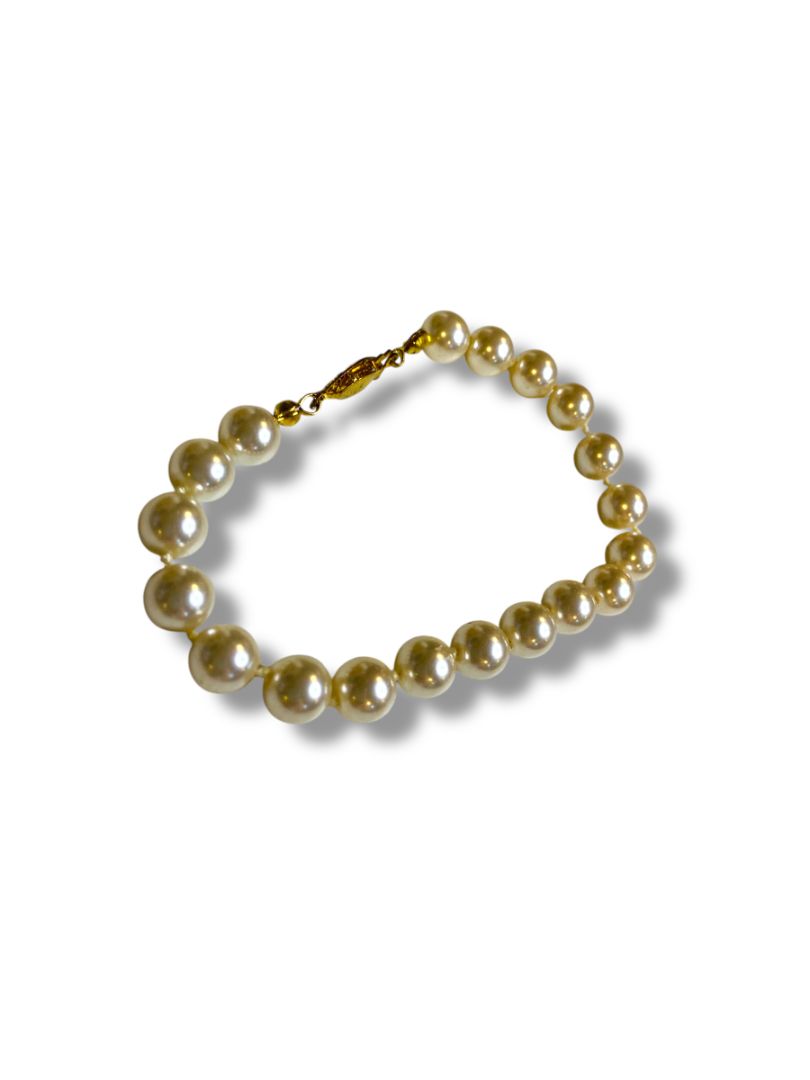 Vintage Knotted Pearl Bracelet 8mm Ornate Clasp 8"