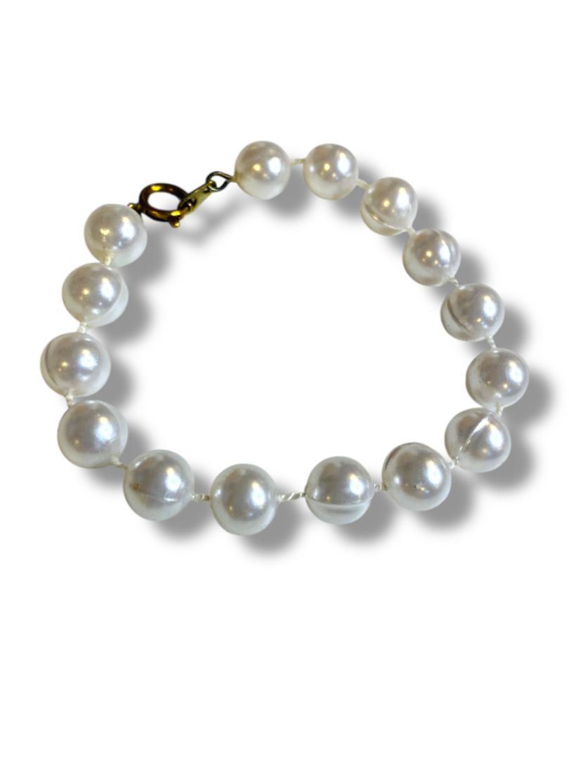 Small Faux Pearl White Bracelet Spring Clasp 6.25" Spring Clasp