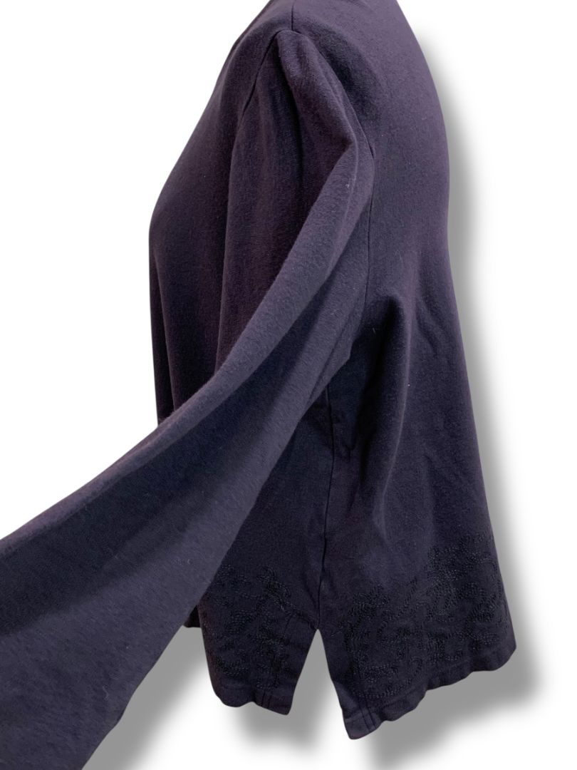 Size Medium Talbots Womens Navy Blue Pullover Shirt Embroidered Hem