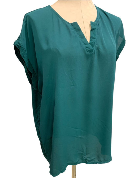 Size 1X Papermoon Womens Emerald Green Split Neck Shirt Contrast Fabric