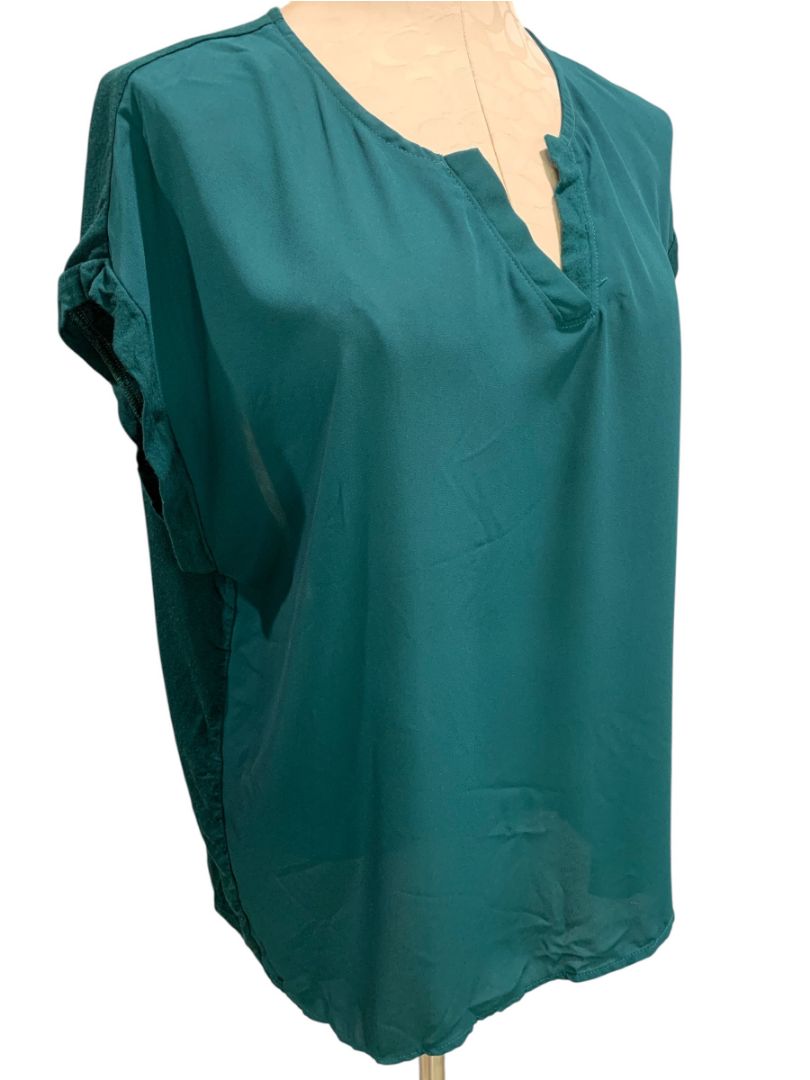 Size 1X Papermoon Womens Emerald Green Split Neck Shirt Contrast Fabric