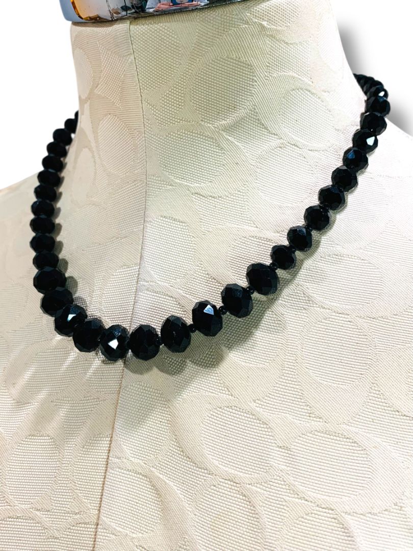 Claires Graduated Faceted Black Acrylic Bead Necklace 18-20"