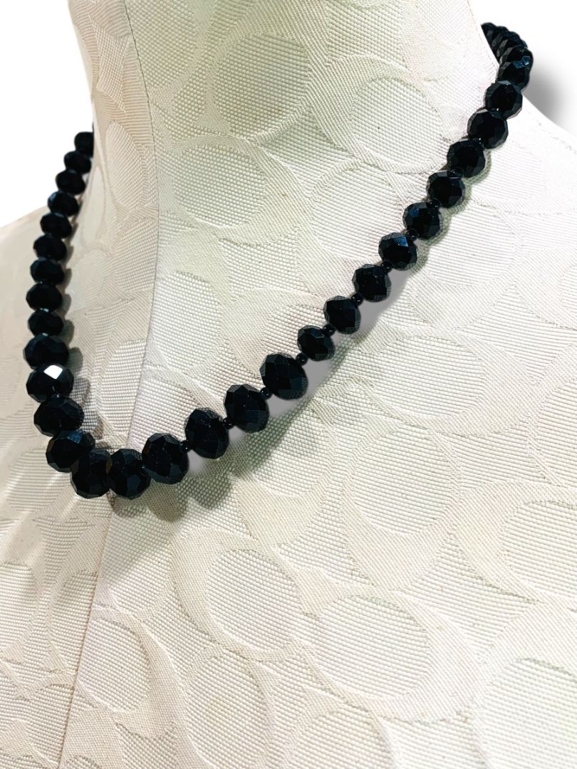 Claires Graduated Faceted Black Acrylic Bead Necklace 18-20"