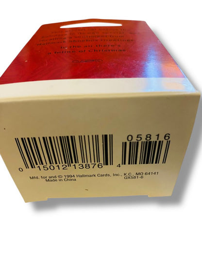 Hallmark Keepsake Oranament 1994 Stringer A Feline of Christmas