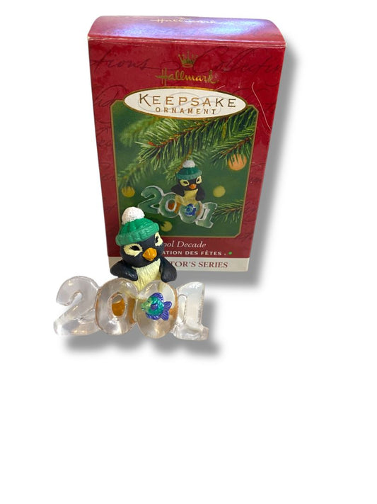 2001 Hallmark Keepsake Ornament Cool Decade Penguin Christmas QX6992