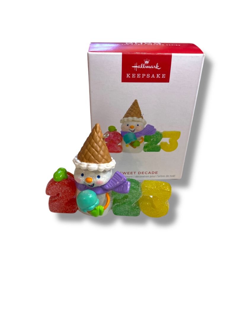 2013 Hallmark Keepsake Ornament Sweet Decade Snowman QXR8027