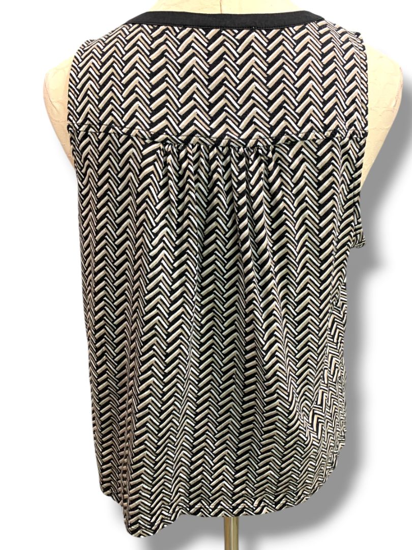 Medium Loft Soft Knit Womens Tank Sleeveless Shirt Chevron Print Brown Black