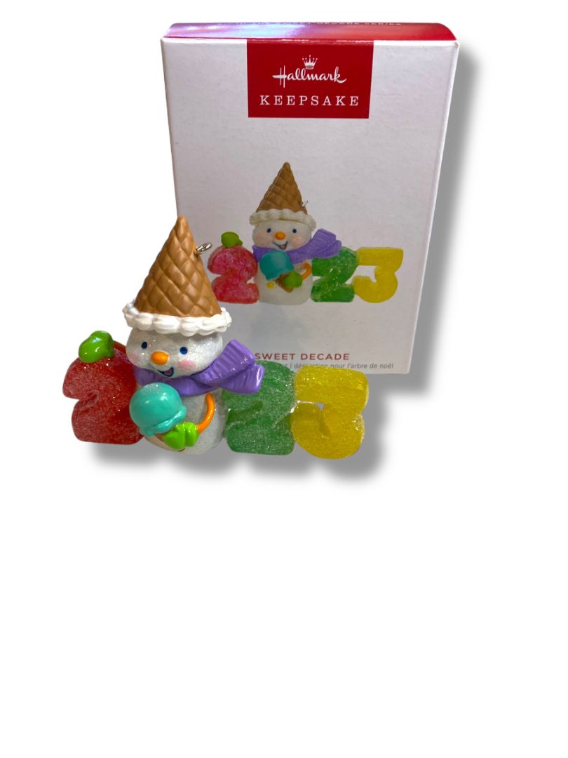 2013 Hallmark Keepsake Ornament Sweet Decade Snowman QXR8027