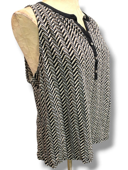 Medium Loft Soft Knit Womens Tank Sleeveless Shirt Chevron Print Brown Black