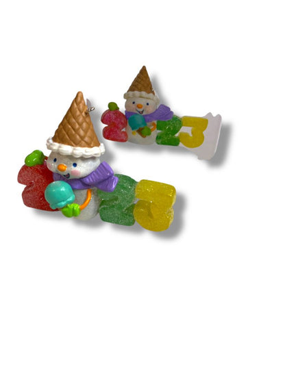 2013 Hallmark Keepsake Ornament Sweet Decade Snowman QXR8027