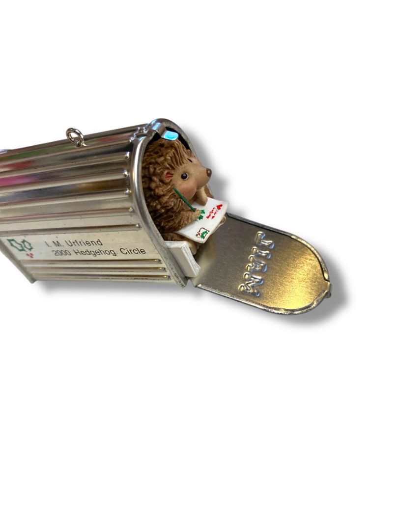 2000 Hallmark Keepsake Ornament Friendly Greeting Mailbox Hedgehog QX8174