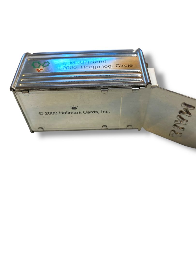 2000 Hallmark Keepsake Ornament Friendly Greeting Mailbox Hedgehog QX8174