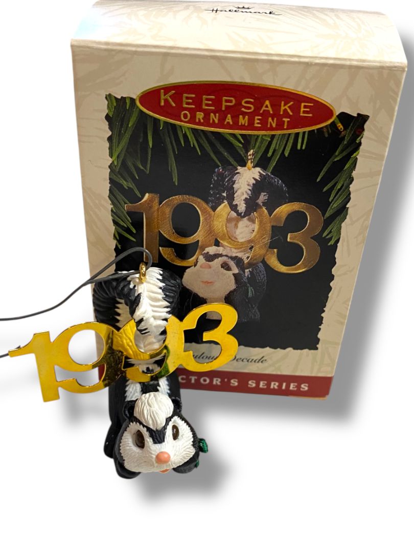 1993 Hallmark Keepsake Ornament Collectors Fabulous Decade Skunk QX447-5