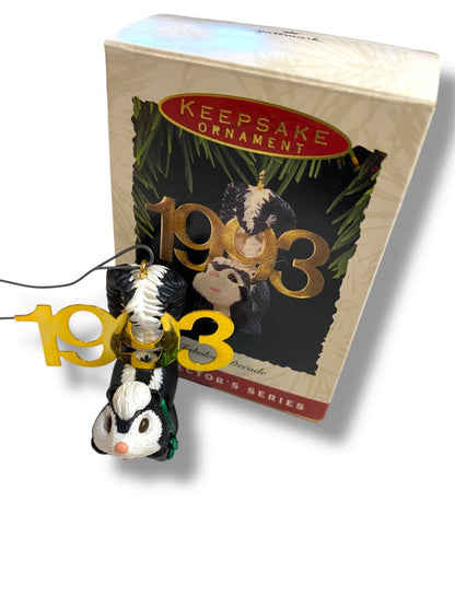 1993 Hallmark Keepsake Ornament Collectors Fabulous Decade Skunk QX447-5