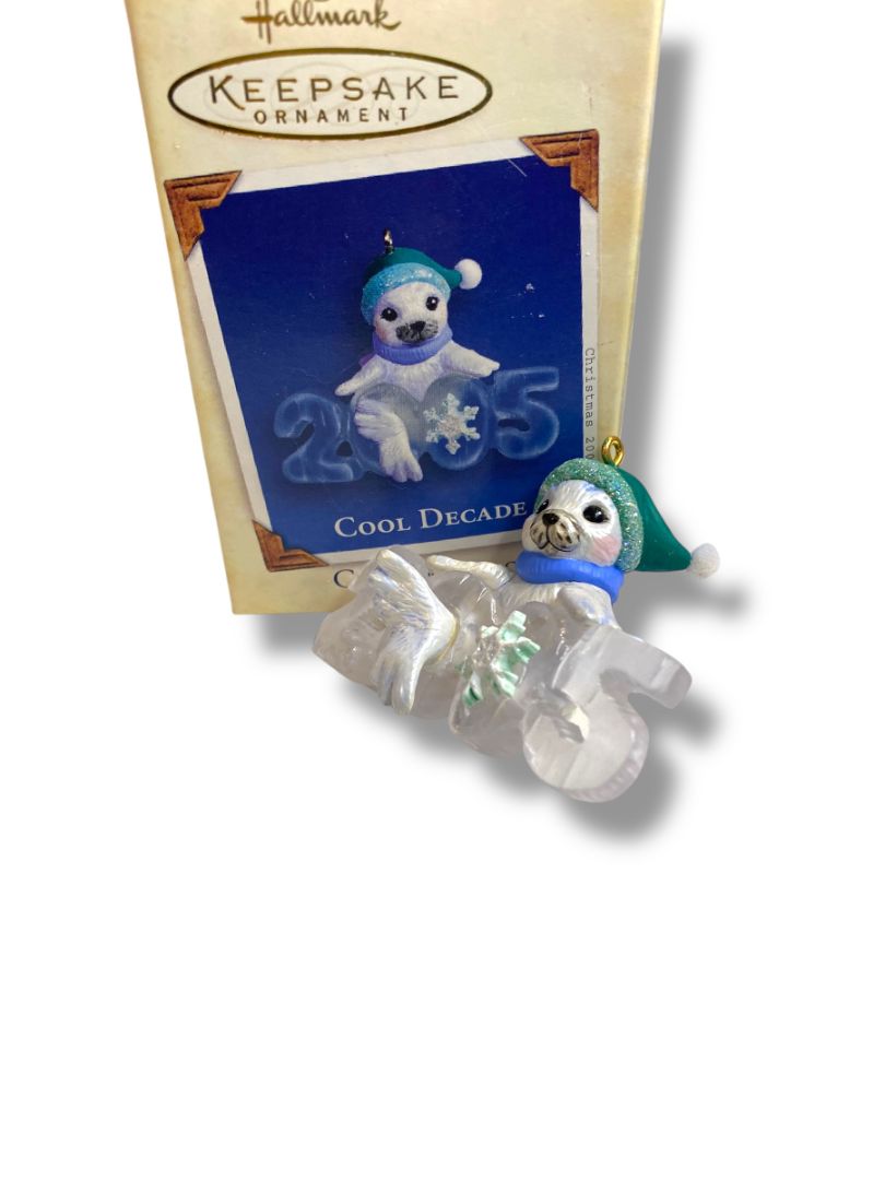 2005 Hallmark Keepsake Ornament Cool Decade Collectors Series QX2195