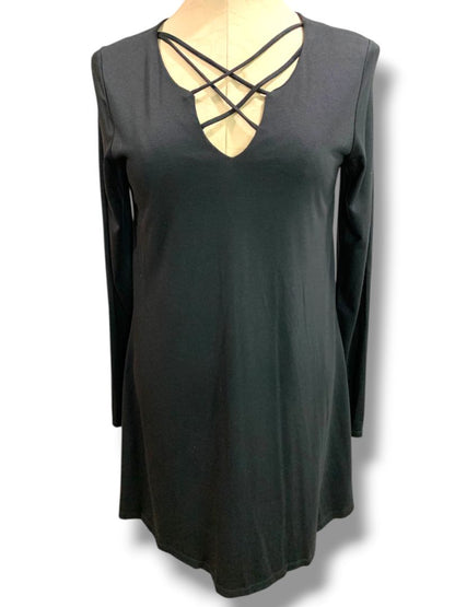 Medium Socialite Black Shift Dress Knit Lattice Neckline Soft Pockets