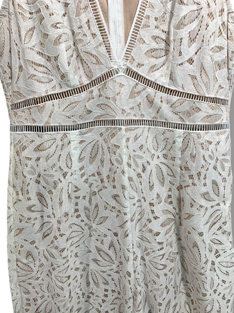 Medium Lulus New Ivory Lace Jumpsuit Sleeveless Womens