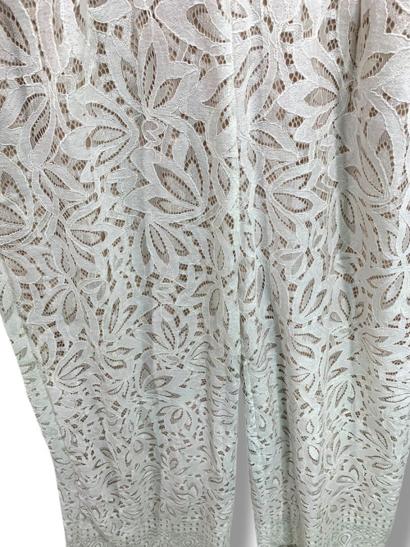 Medium Lulus New Ivory Lace Jumpsuit Sleeveless Womens