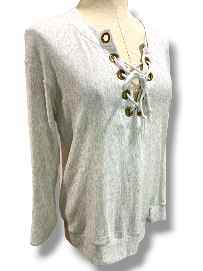 Medium Socialite Womens Lightweight Lace Neckline Sweatshirt Heather Gray